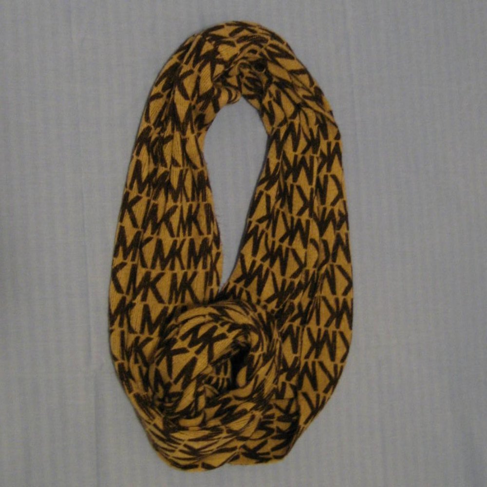 Michael Kors Monogram Infinite Knit Scarf